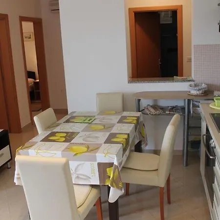 In With Sea View, Balcony, Air Conditioning, Wi-fi Lejlighed