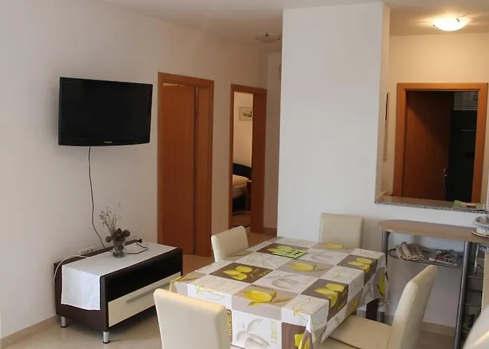 In With Sea View, Balcony, Air Conditioning, Wi-fi Apartment *