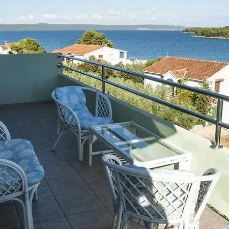 Apartment In With Sea View, Balcony, Air Conditioning, Wi-fi