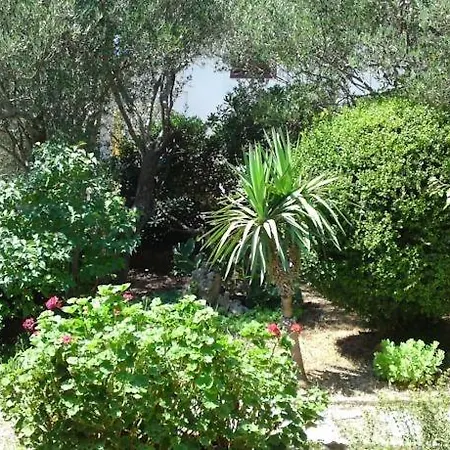 Apartment In With Sea View, Balcony, Air Conditioning, Wi-fi