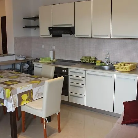 In With Sea View, Balcony, Air Conditioning, Wi-fi