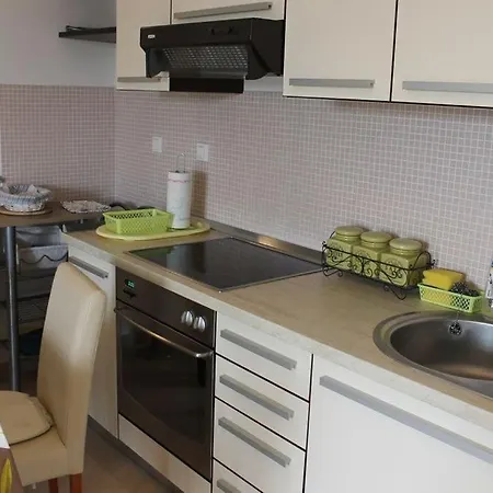In With Sea View, Balcony, Air Conditioning, Wi-fi Apartmán