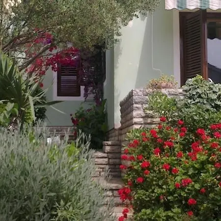 Apartman In With Sea View, Balcony, Air Conditioning, Wi-fi *