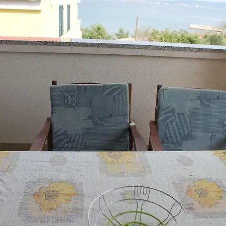 Apartment In With Sea View, Balcony, Air Conditioning, Wi-fi Zdrelac