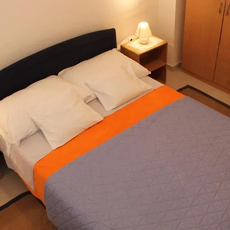 In With Sea View, Balcony, Air Conditioning, Wi-fi Ždrelac