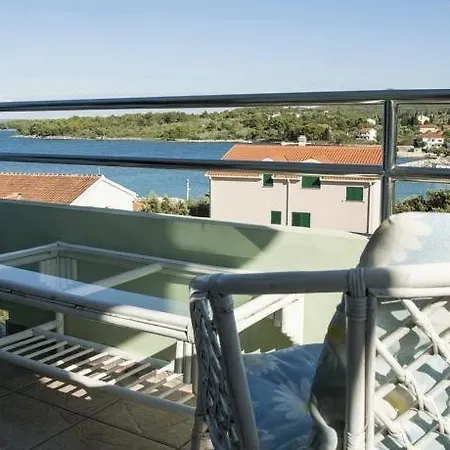 Apartment In With Sea View, Balcony, Air Conditioning, Wi-fi