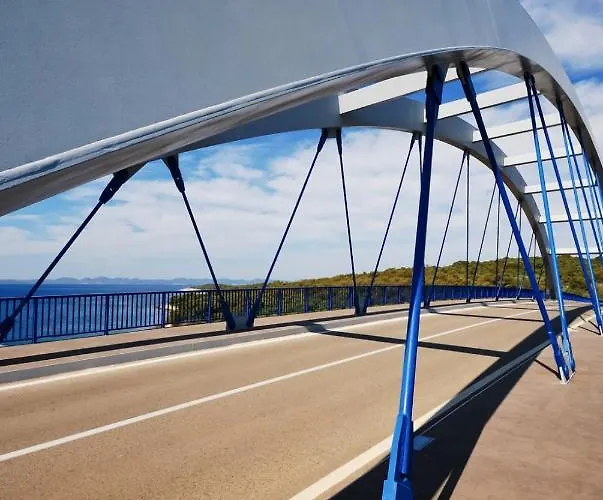 In With Sea View, Balcony, Air Conditioning, Wi-fi