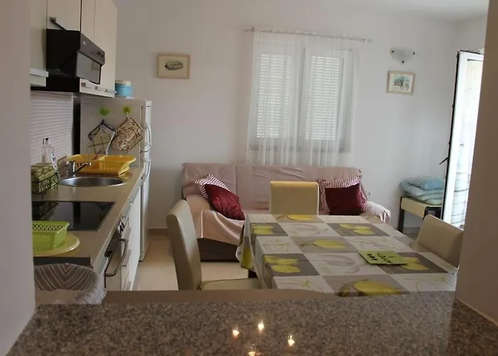 In With Sea View, Balcony, Air Conditioning, Wi-fi Zdrelac