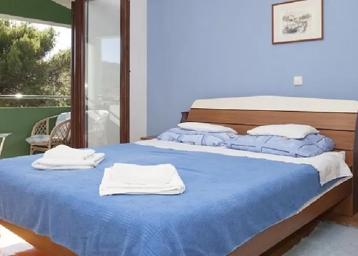 In With Sea View, Balcony, Air Conditioning, Wi-fi