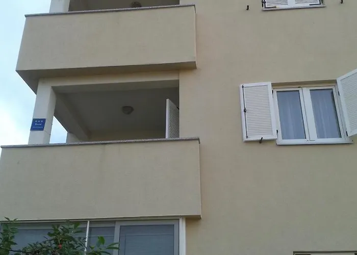 In With Sea View, Balcony, Air Conditioning, Wi-fi Apartman