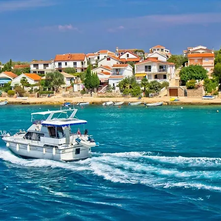 In With Sea View, Balcony, Air Conditioning, Wi-fi *