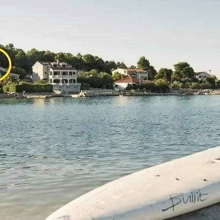 In With Sea View, Balcony, Air Conditioning, Wi-fi * Ždrelac