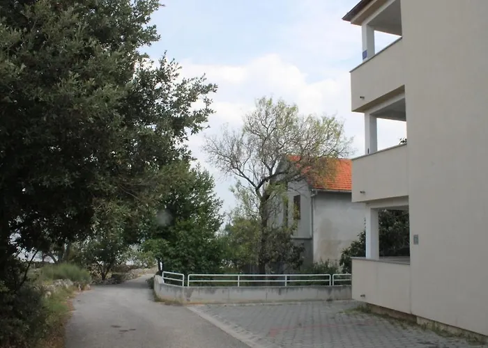 Apartman In With Sea View, Balcony, Air Conditioning, Wi-fi *