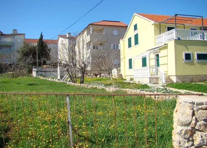 In With Sea View, Balcony, Air Conditioning, Wi-fi Apartman