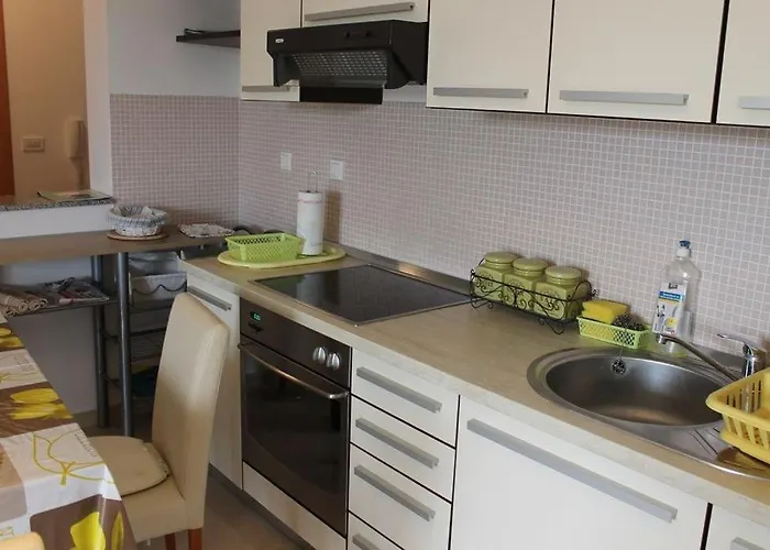In With Sea View, Balcony, Air Conditioning, Wi-fi Apartman