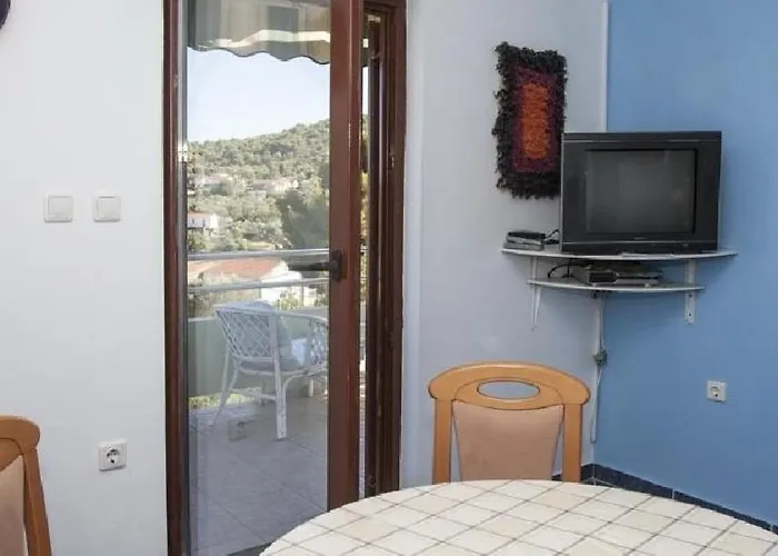 In With Sea View, Balcony, Air Conditioning, Wi-fi * Ždrelac